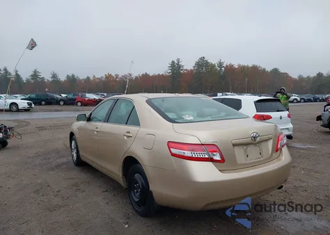 2011 Toyota Camry Le z USA, uszkodzony, nr VIN 4T1BF3EK9BU152644